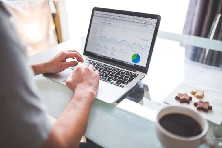 How I Earned my First $1000 in a Month as a Freelance Writer